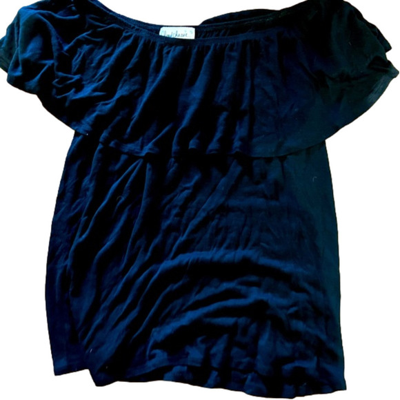 Tops - Off-the-shoulder Top